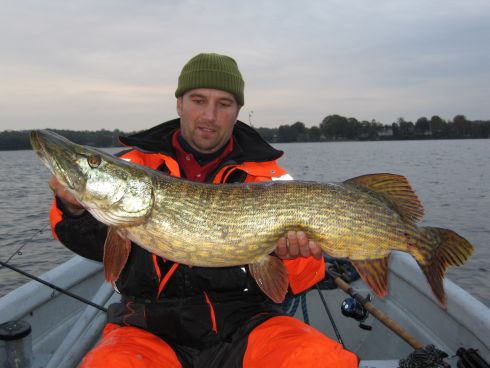 Johnny med 7,95 kg gedde