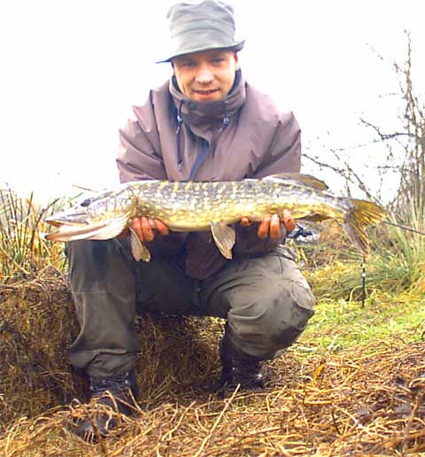 Michael Boysen med 2.7 kg gedde fra Drewsens mose