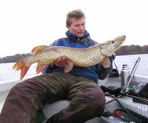 Jan Fahlgren med 7.1 kg gedde