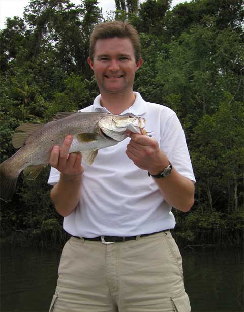 Jan Fahlgren med 2 kg. Barramundi