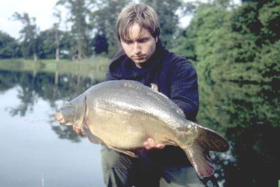 Jonas Hansen med 6.3 kg. spejlkarpe fanget i Bredes p Gisselfeld gods.