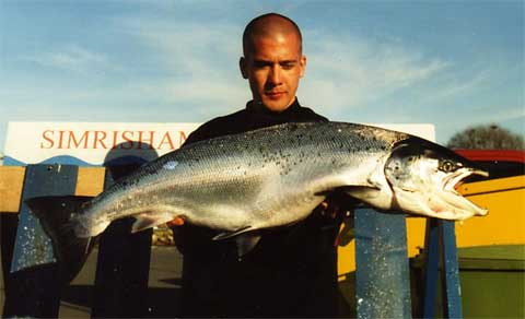 Lasse Sterll med 12 kg. laks taget p trolling ved Simrishamn