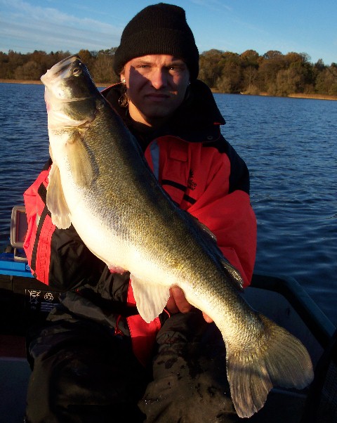 Mads Juul Hansen med 4.9 kg sandart