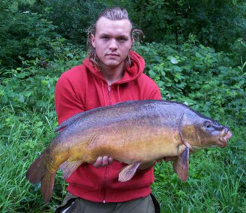 Mads Juul Hansen med 8.6 kg spejlkarpe